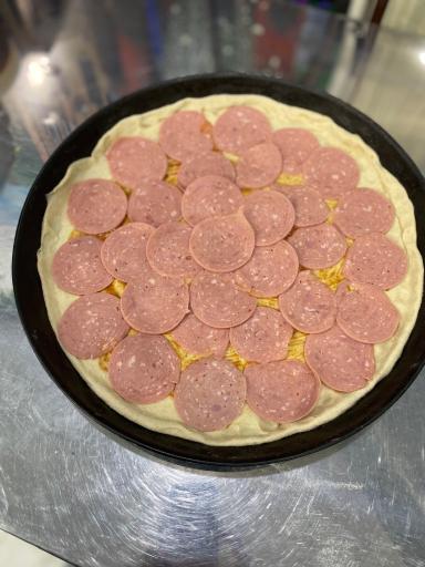 عکس پیتزا ساندویچ برگ سبز