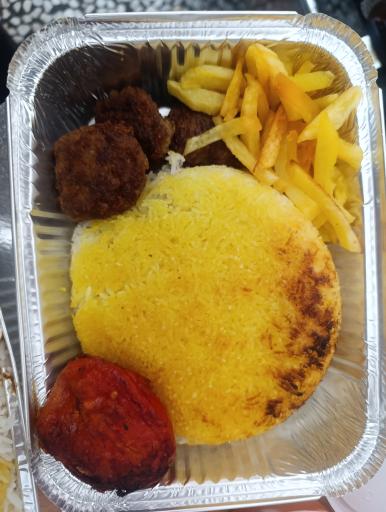 عکس تهیه غذای لذیذ