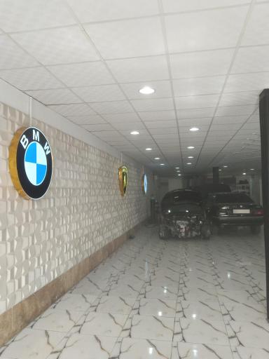 مرکز تخصصی خودرو (صافکاری و پولیش و سرامیک)