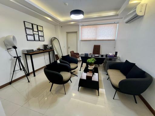 دکتر امید اعتماد جراح پلاستیک و زیبایی