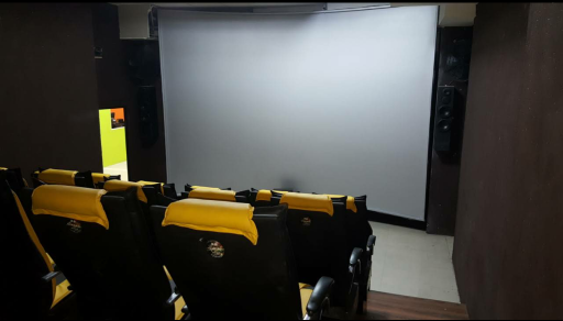 عکس سینما چند بعدی امید