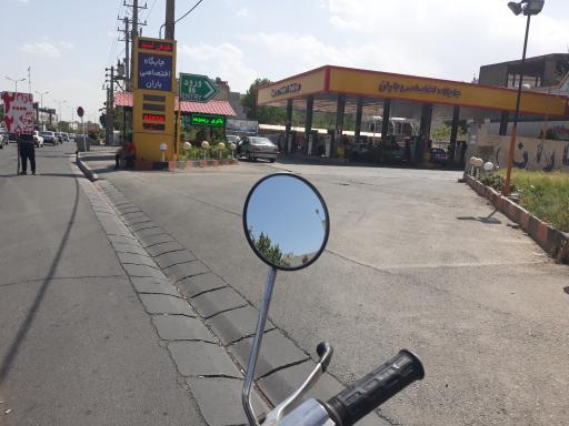 عکس پمپ بنزین باران