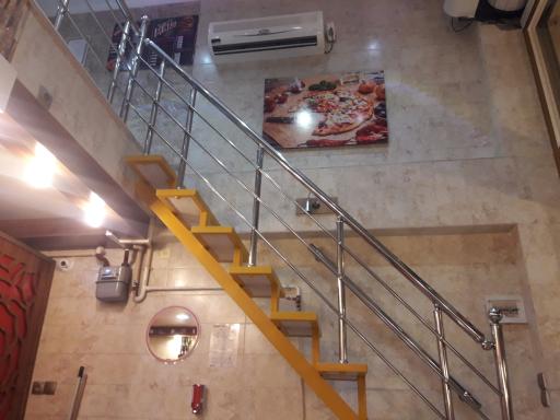 عکس پیتزا احسان