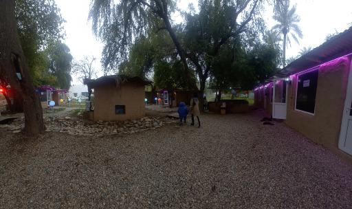 عکس باغ رستوران قصر سفید