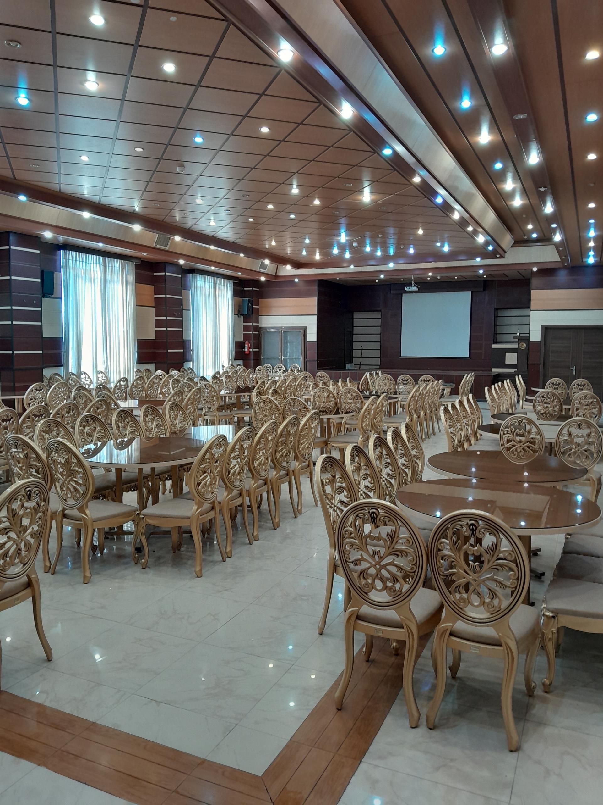 عکس تالار اردیبهشت