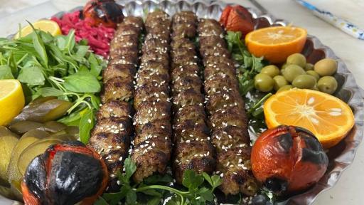 عکس باغچه رستوران ایرانی