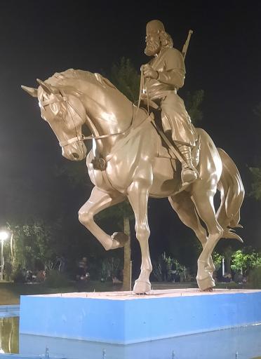 عکس مجسمه میرزا کوچک خان جنگلی 