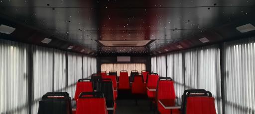 کافه اتوبوس قرمز 