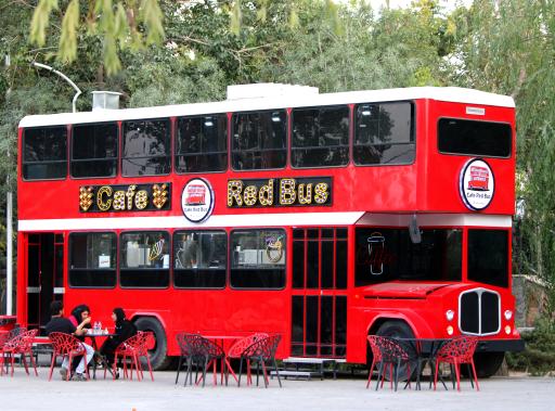 عکس کافه اتوبوس قرمز 