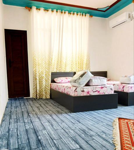 عکس عمارت بومگردی ونوشه