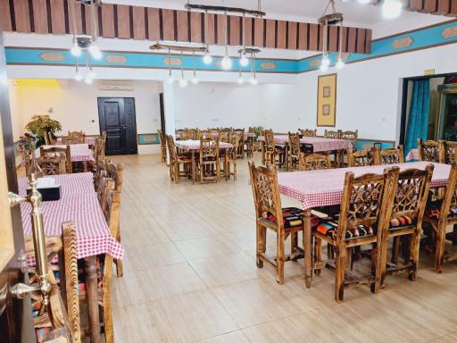 عکس عمارت بومگردی ونوشه