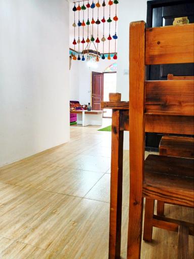 عکس عمارت بومگردی ونوشه