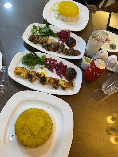 عکس رستوران مهر و ماه