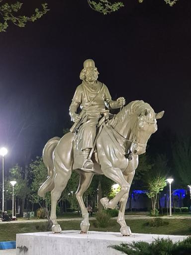 عکس مجسمه میرزا کوچک خان جنگلی 