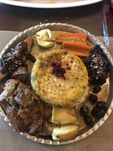 عکس رستوران مهر و ماه