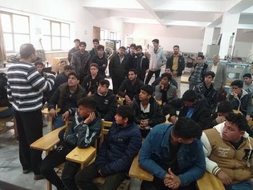 عکس هنرستان پسرانه عباس بن علی