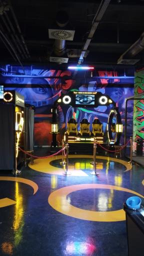 عکس مرکز خرید لاله پارک