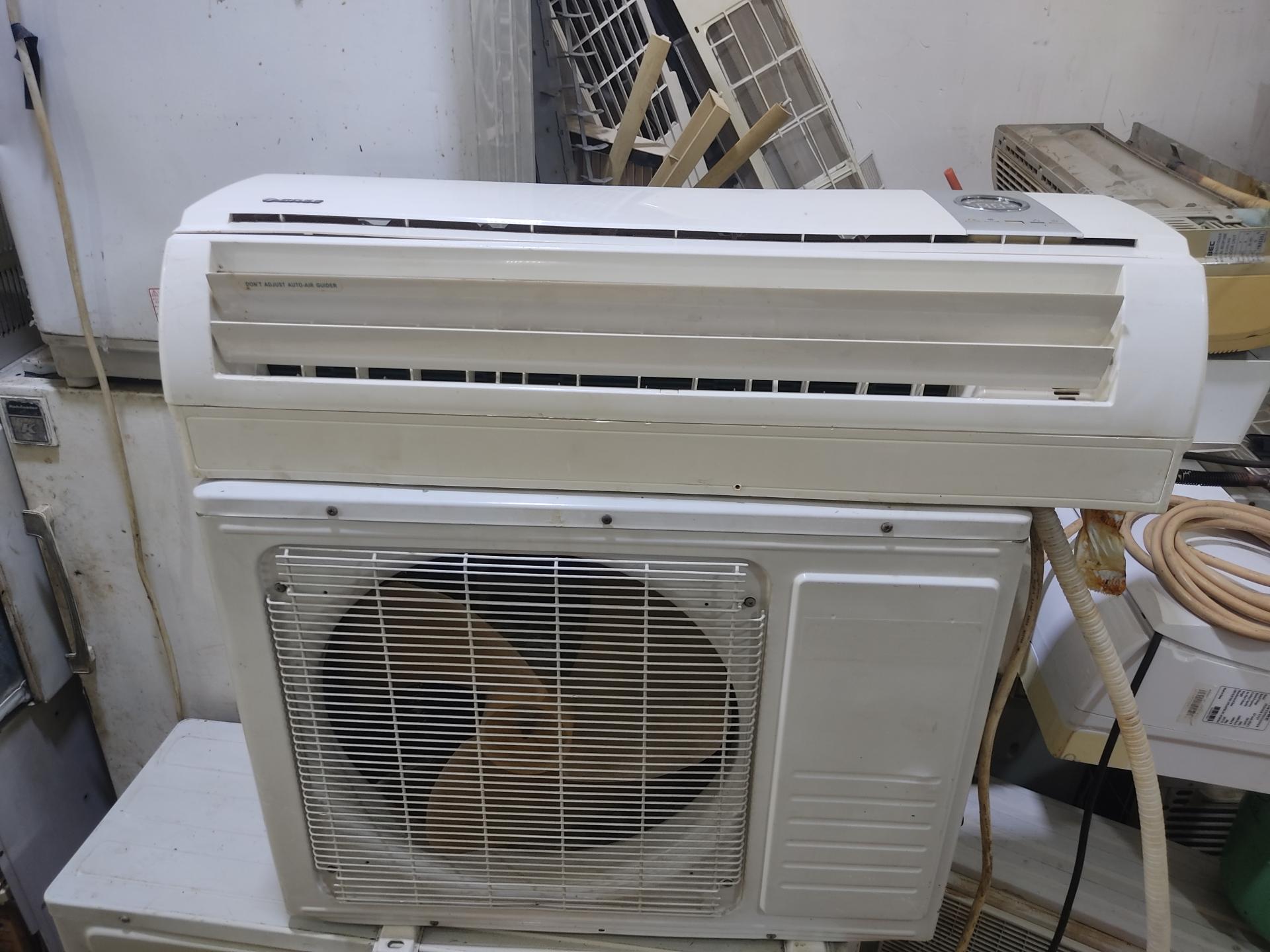 عکس خدمات کولر گازی و اسپلیت افرا سرما