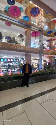 عکس مرکز خرید لاله پارک
