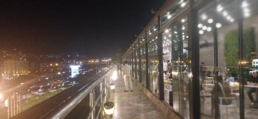 عکس مرکز خرید لاله پارک