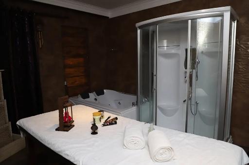 عکس دنیز ماساژ