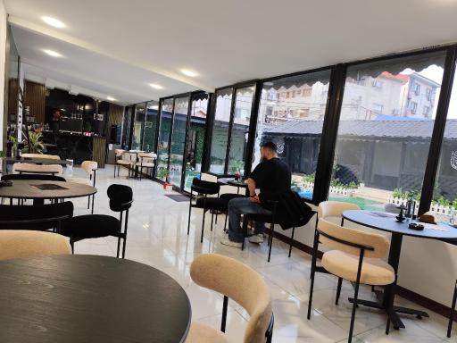 عکس کافه رستوران سینا 