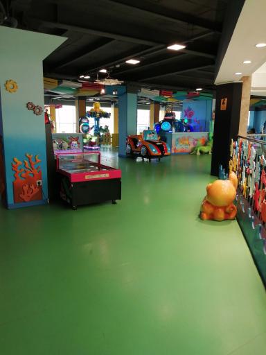 عکس شهربازی فان کلاب کیش