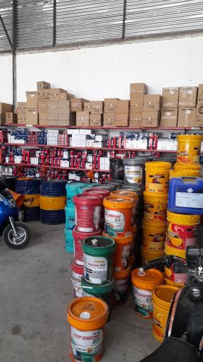 عکس تعمیرگاه و فروشگاه کلان تایر