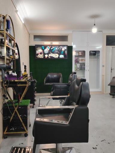 آرایشگاه مردانه هاکان