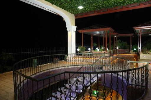 عکس رستوران سنتی آتامان