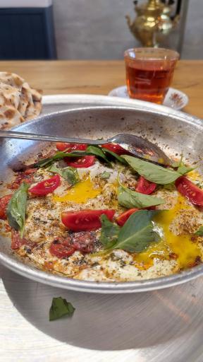 عکس کافه صبحانه خروس