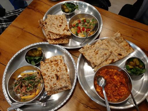 عکس کافه صبحانه خروس