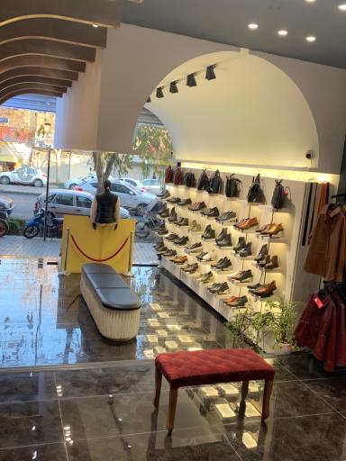 عکس چرم درگاهی شعبه حکیم نظامی