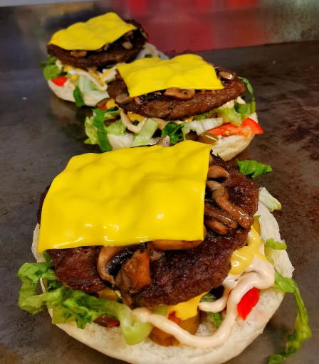 عکس کافه صبحانه خروس