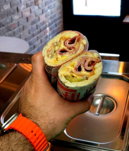 عکس کافه صبحانه خروس