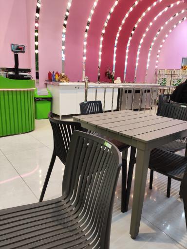 آبمیوه و بستنی وانیلو