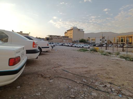 عکس پارکینگ عمومی وکیل