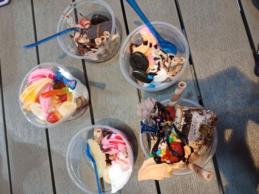 عکس آبمیوه و بستنی وانیلو