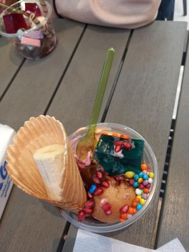 عکس آبمیوه و بستنی وانیلو