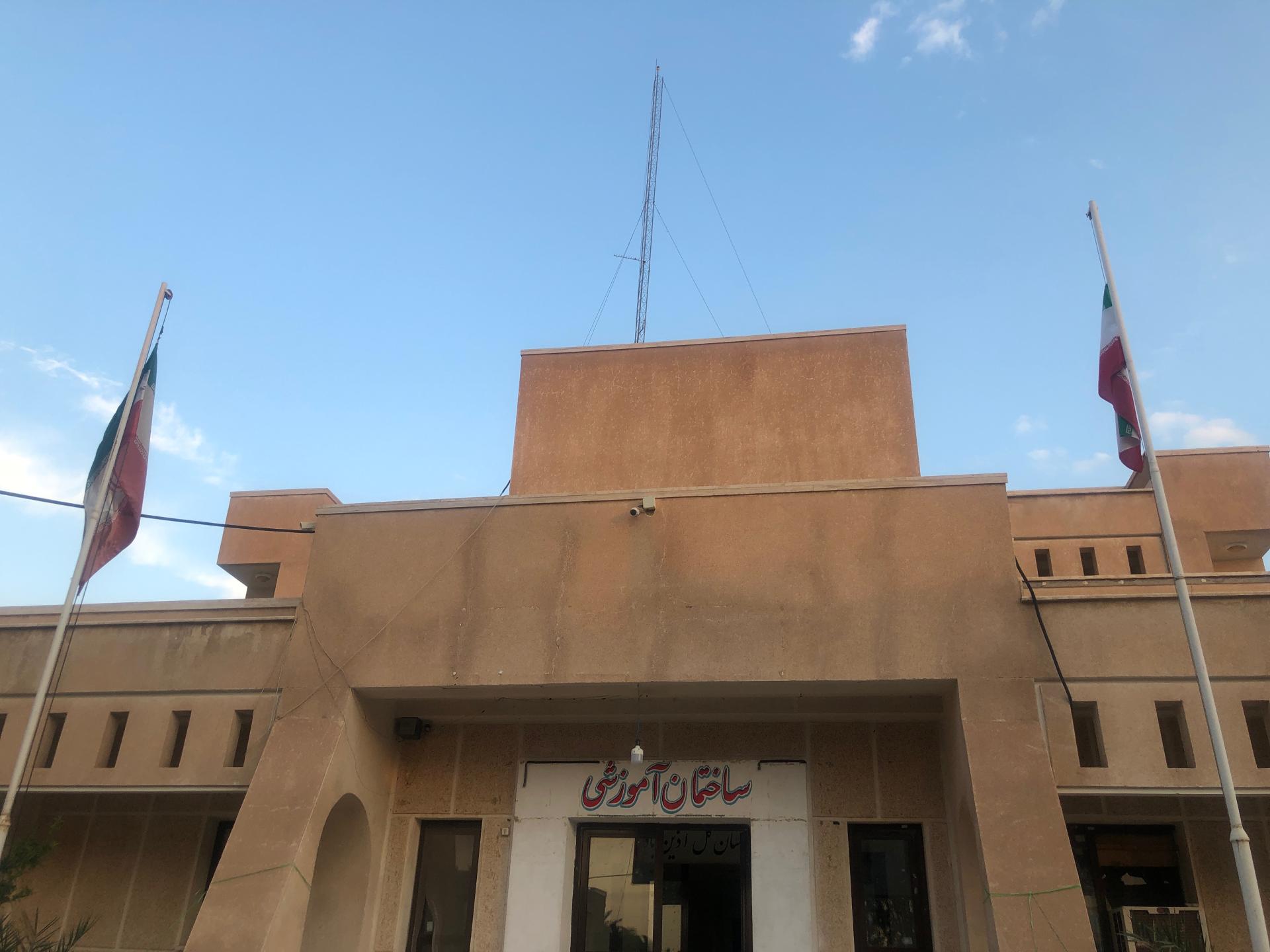 عکس دبیرستان دخترانه غیر دولتی مشاهیر 