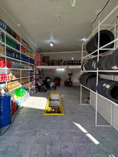 عکس تعویض روغن کشاورز