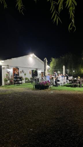 عکس دهکده توریستی آویشار 