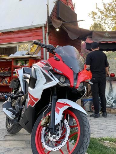 عکس کلبه قرمز