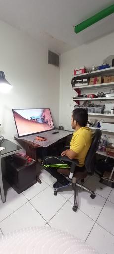 عکس تعمیر لوازم برقی و بردهای الکترونیکی