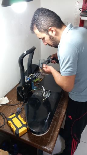 عکس تعمیر لوازم برقی و بردهای الکترونیکی