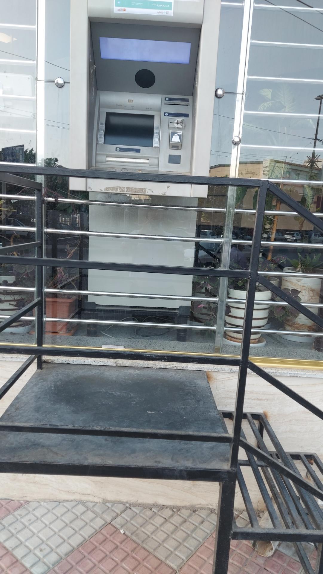 عکس خودپرداز بانک آینده