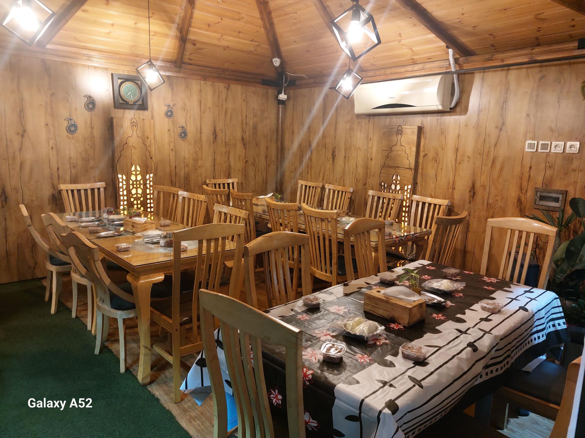 عکس رستوران سنتی نازخاتون