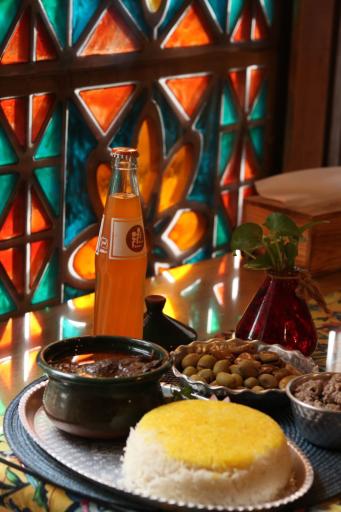 عکس رستوران سنتی نازخاتون