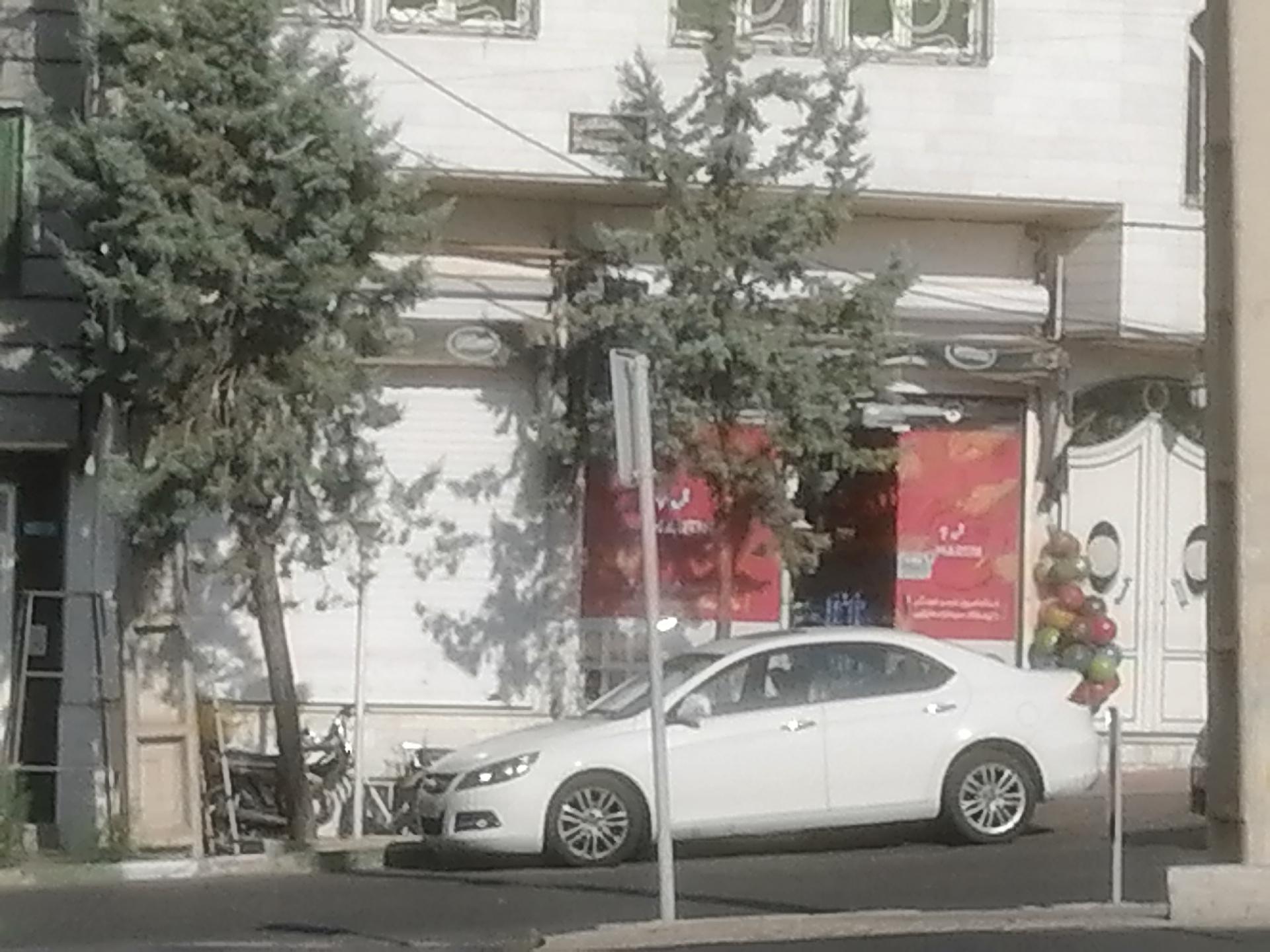 عکس سوپر مارکت کوهستان