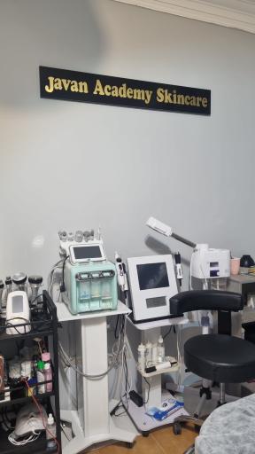 عکس سالن زیبایی جوان